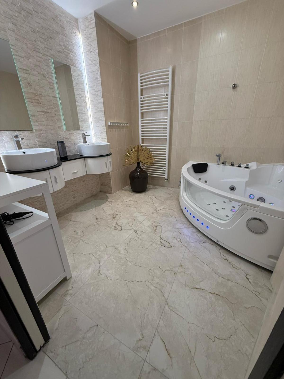 Maison Frappaz - 4 Bedrooms With Garden Villeurbanne Dış mekan fotoğraf