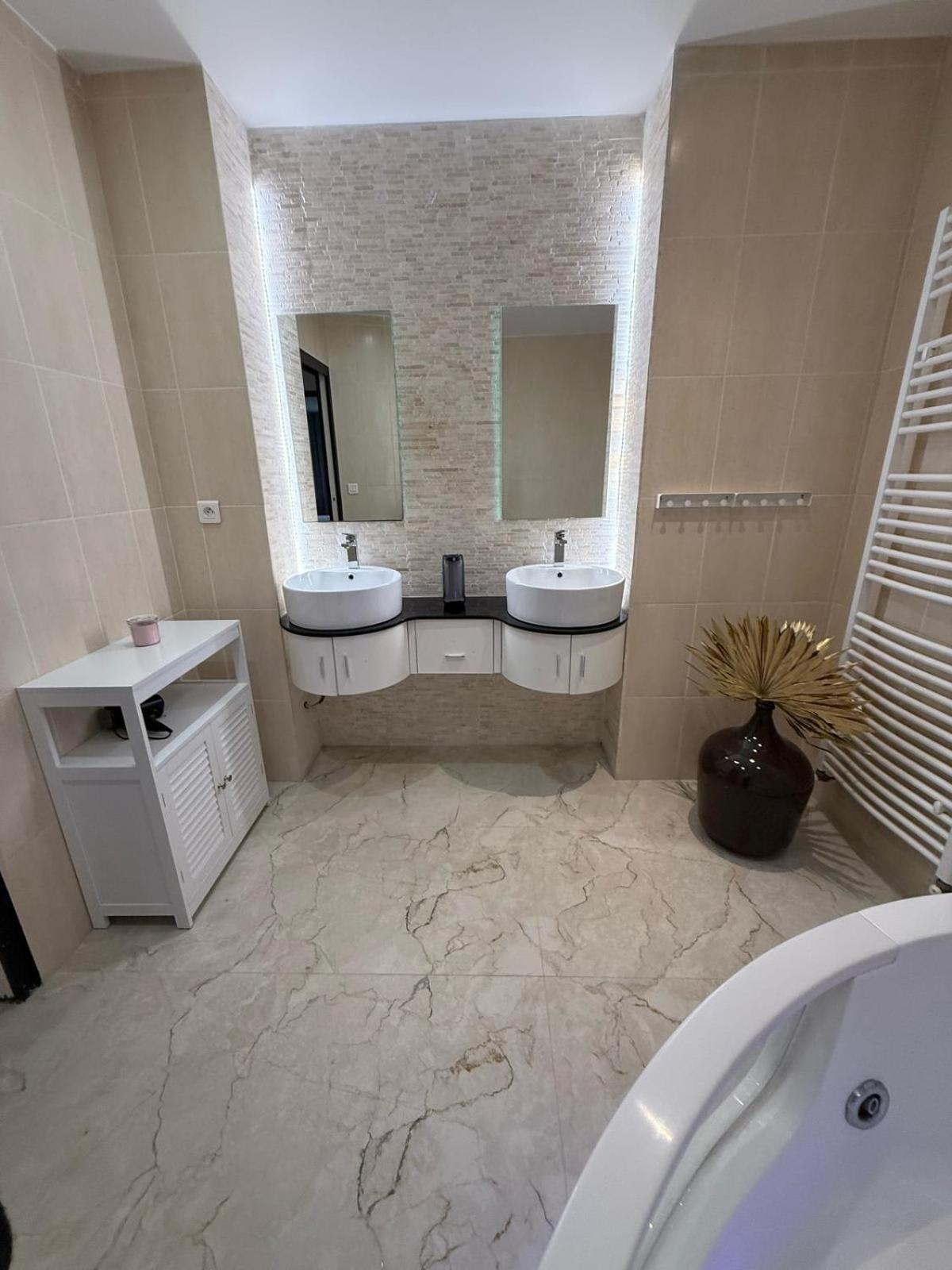 Maison Frappaz - 4 Bedrooms With Garden Villeurbanne Dış mekan fotoğraf