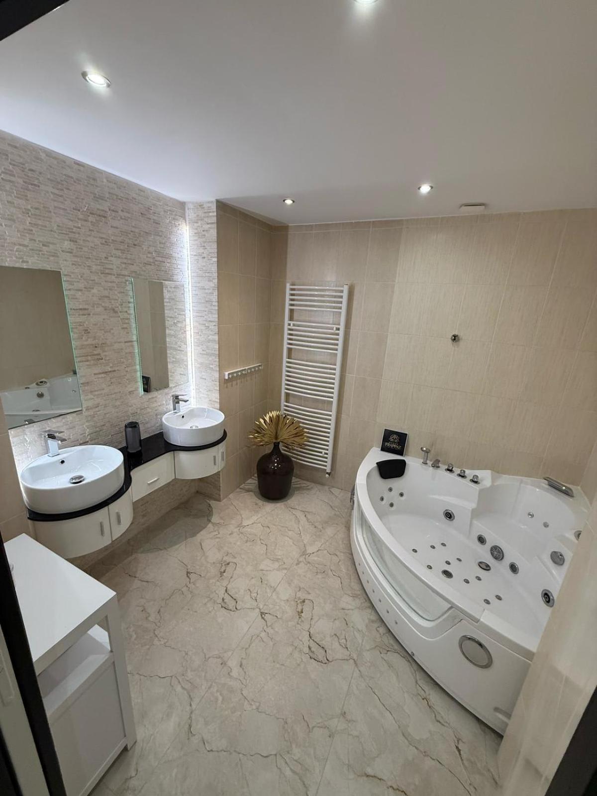 Maison Frappaz - 4 Bedrooms With Garden Villeurbanne Dış mekan fotoğraf